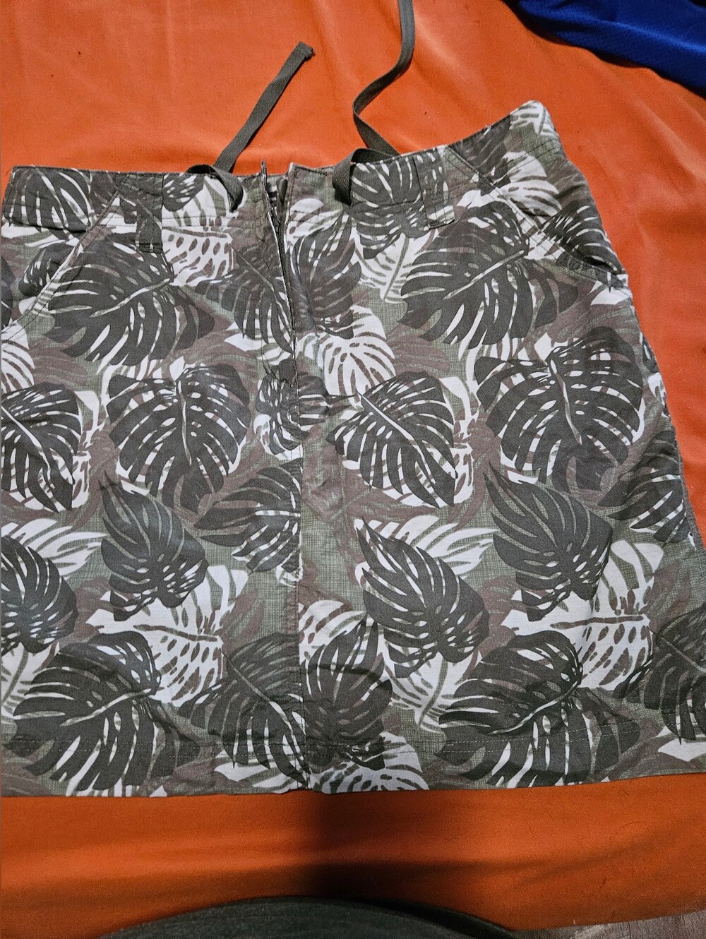Tropical Leaf Print Mini Skort in Olive Green and White